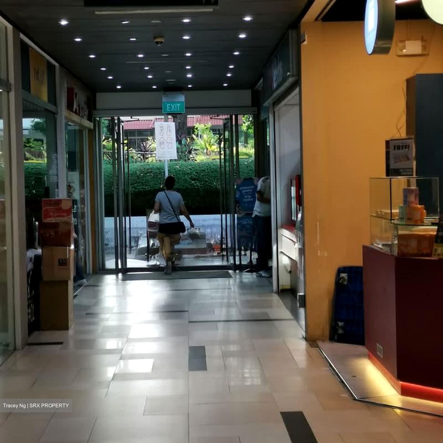 East Village (D16), Retail #610992461